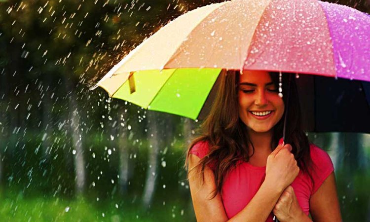 Causes of increased hair fall in monsoon and how to prevent it with Homeopathy