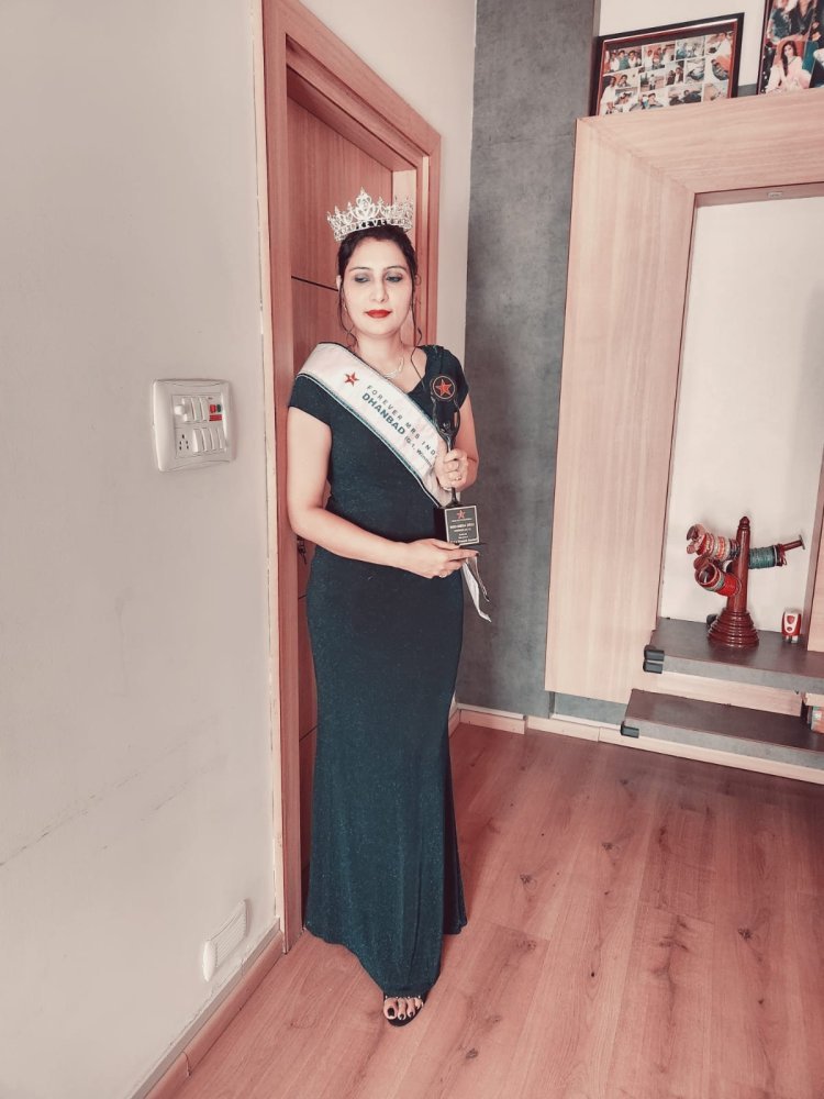 Abha Tiwari Anand as Newly Crowned Mrs Dhanbad 2023 organised by Forever Star India